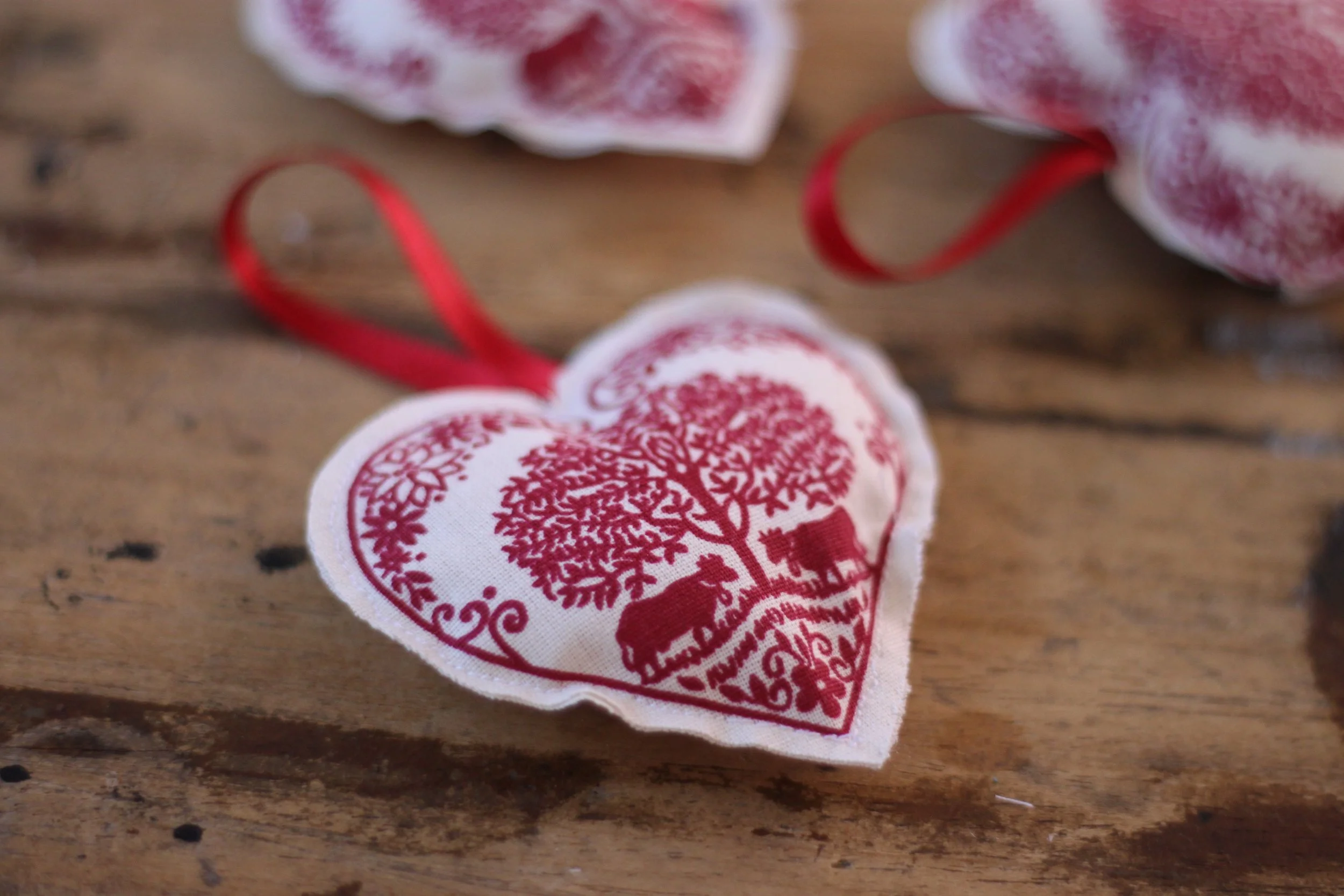 How to make fabric Christmas decorations