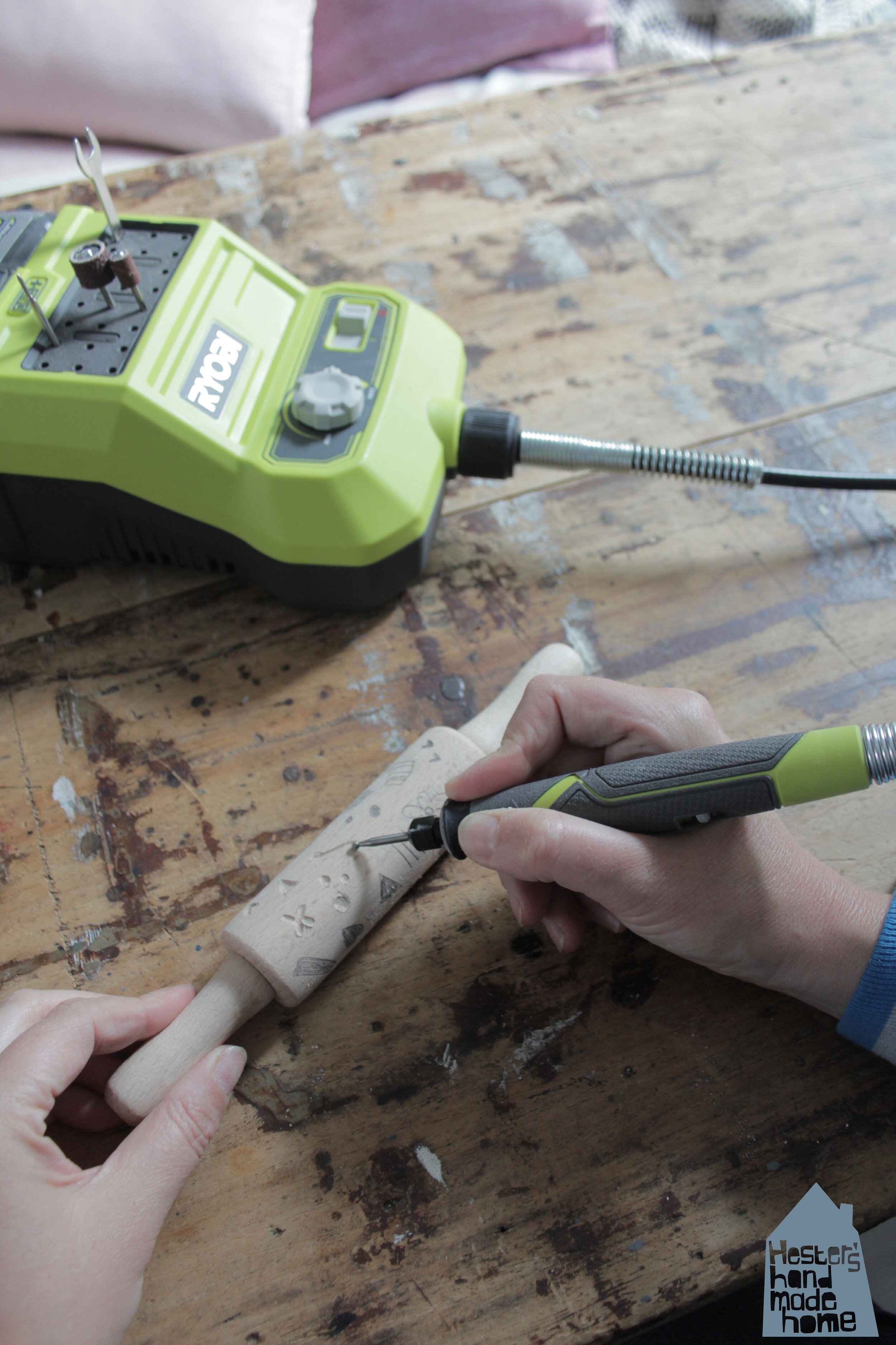 Engraved rolling pin DIY by www.hestershandmadehome.com