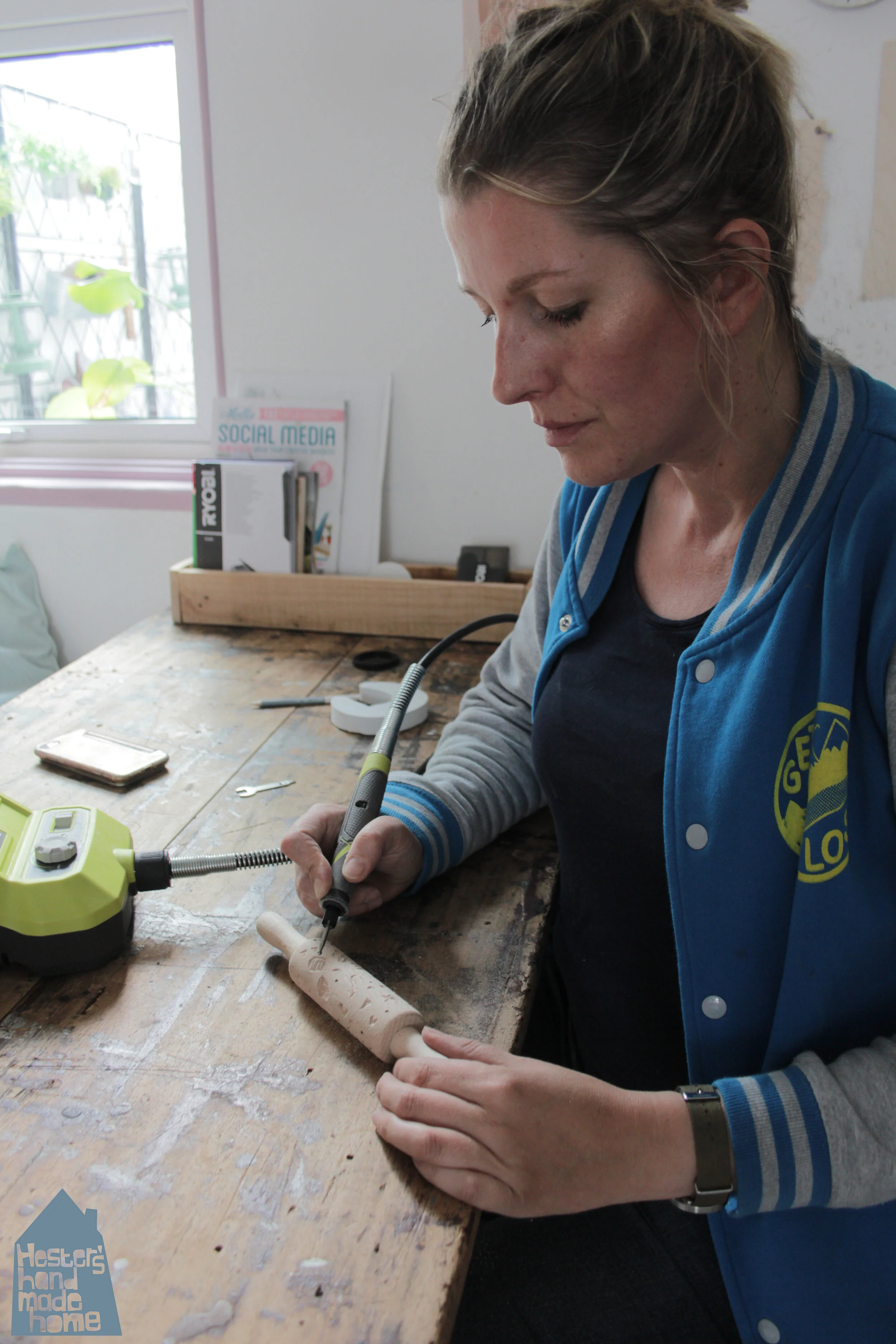 Engraved rolling pin DIY by www.hestershandmadehome.com