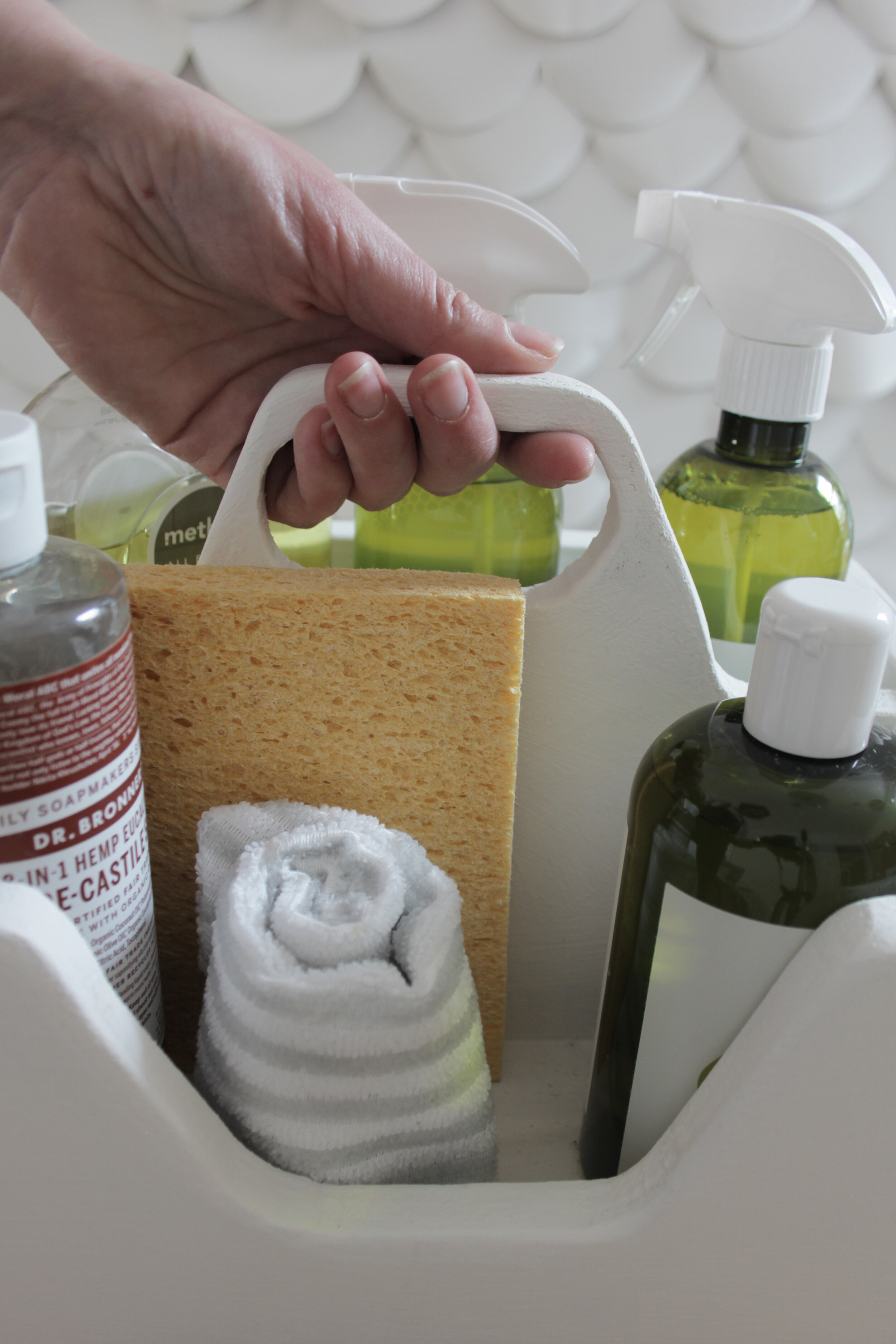 DIY Cleaning Caddy – Perfect for Spring Cleaning!