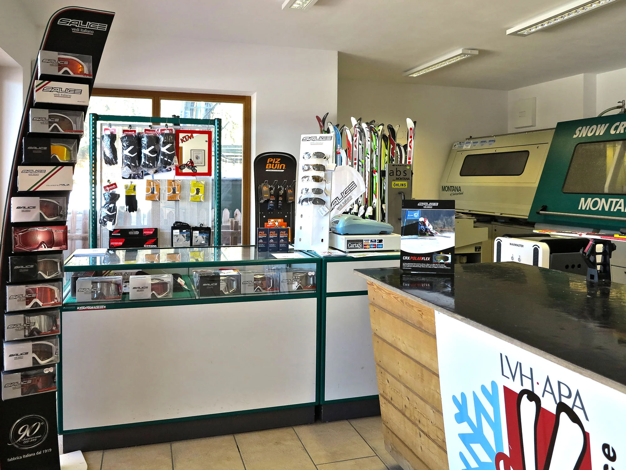 Shop2.jpg