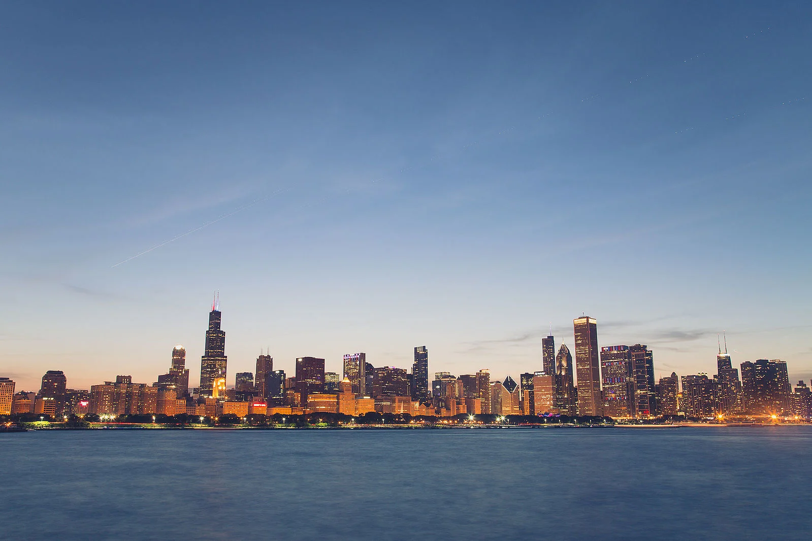Chicago_Skyline_at_Dusk_(17183648975).jpg