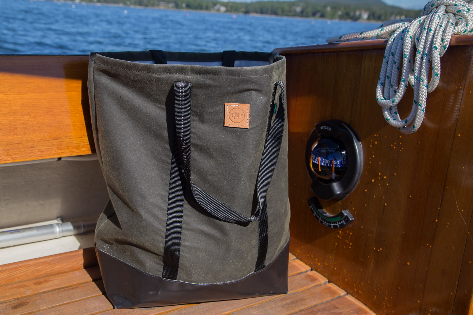 hand_and_eye_tote_3120.jpg