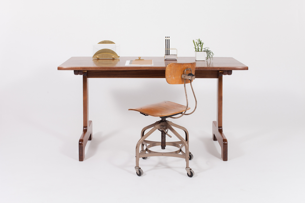 Physalia Desk