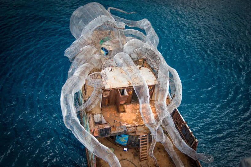 the-kodiak-queen-richard-branson-designboom-3-818x546.jpg