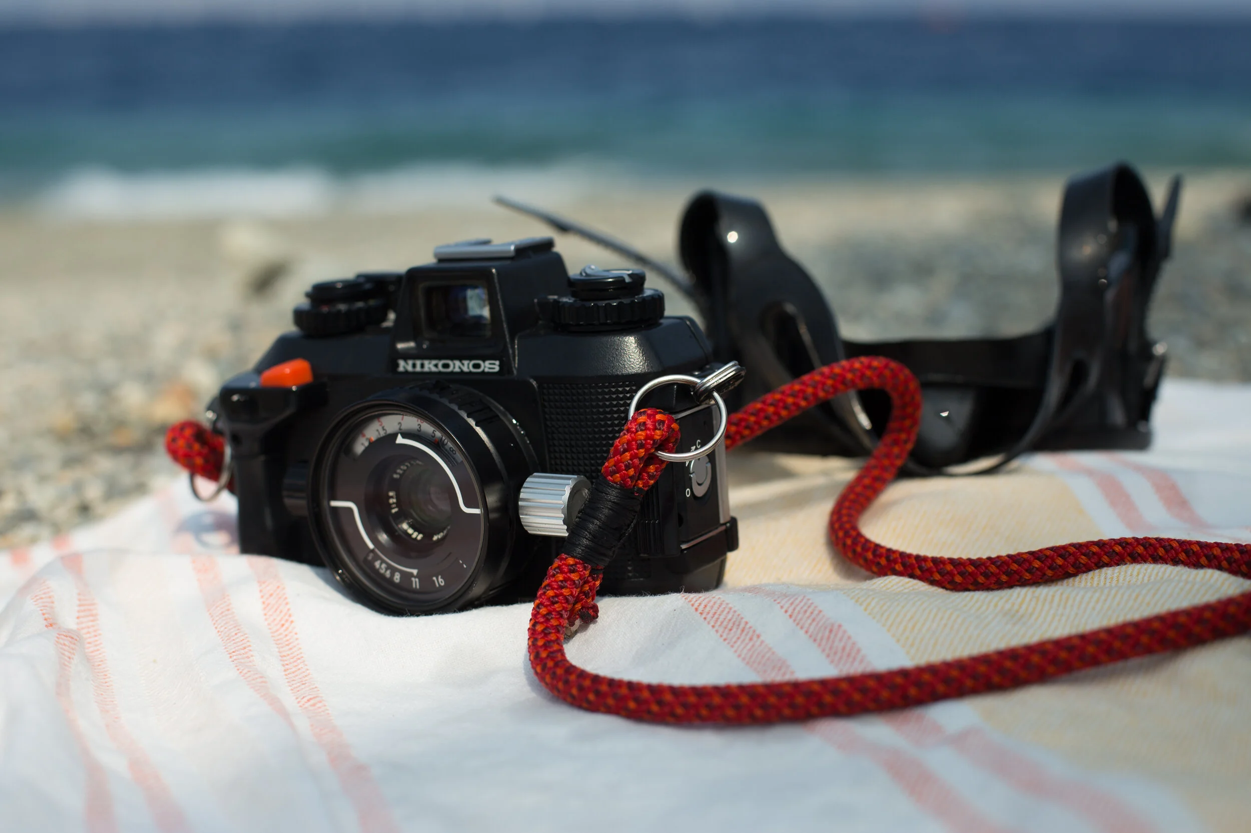 Nikonos_camera.jpg