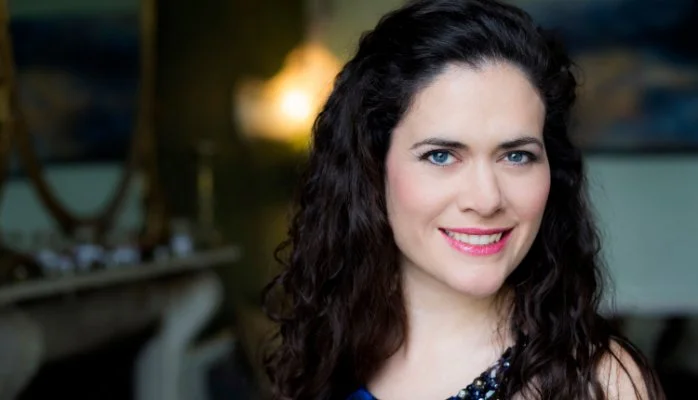 Norah King, Mezzo-soprano