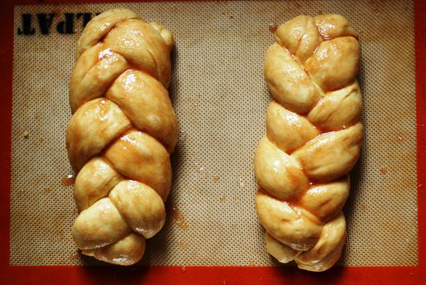 challah with cinnamon butter wash