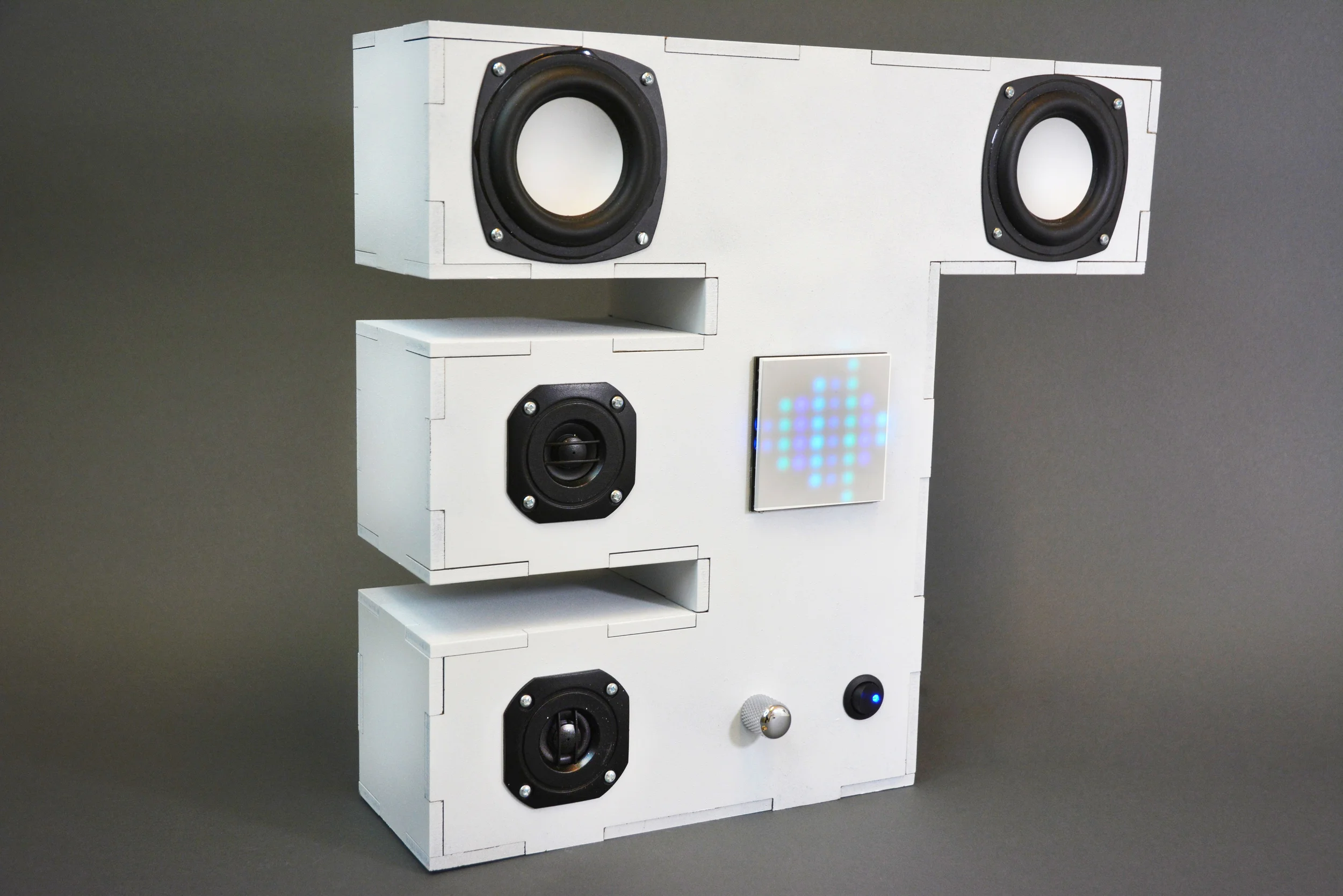Erica: bluetooth enabled and with LED frequency visualizer
