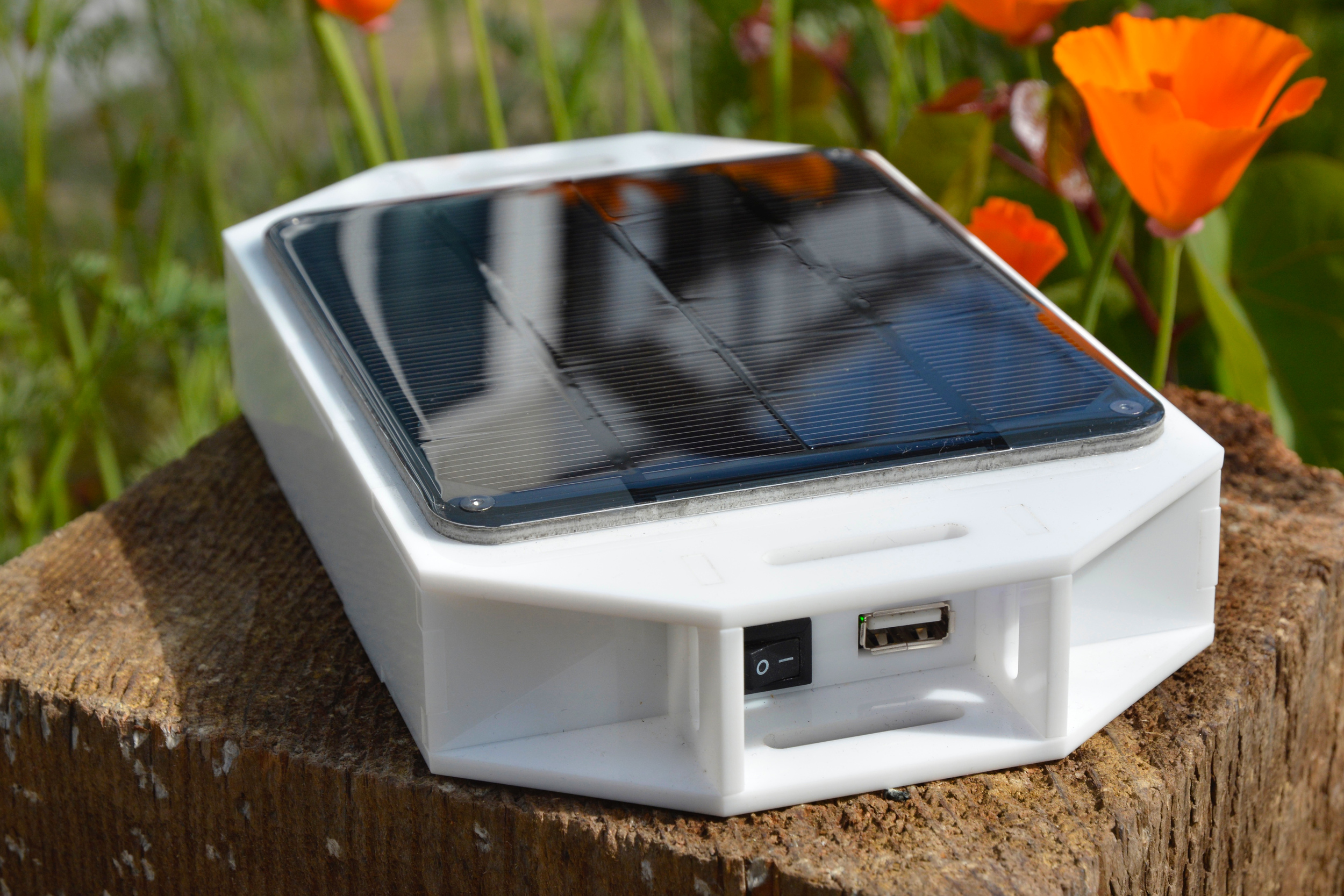 Kelby's 2-watt portable solar battery pack with USB charging ability.