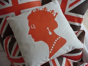 british-flag-queen-pillow.jpg