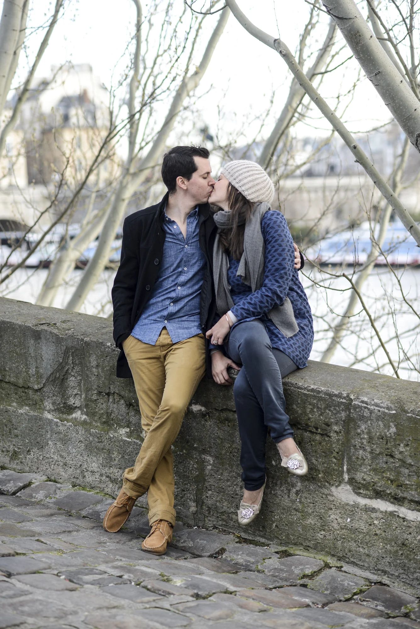 tyler_and_lauren_knight_kissing_in_paris_aspiring_kennedy_noah_darnell