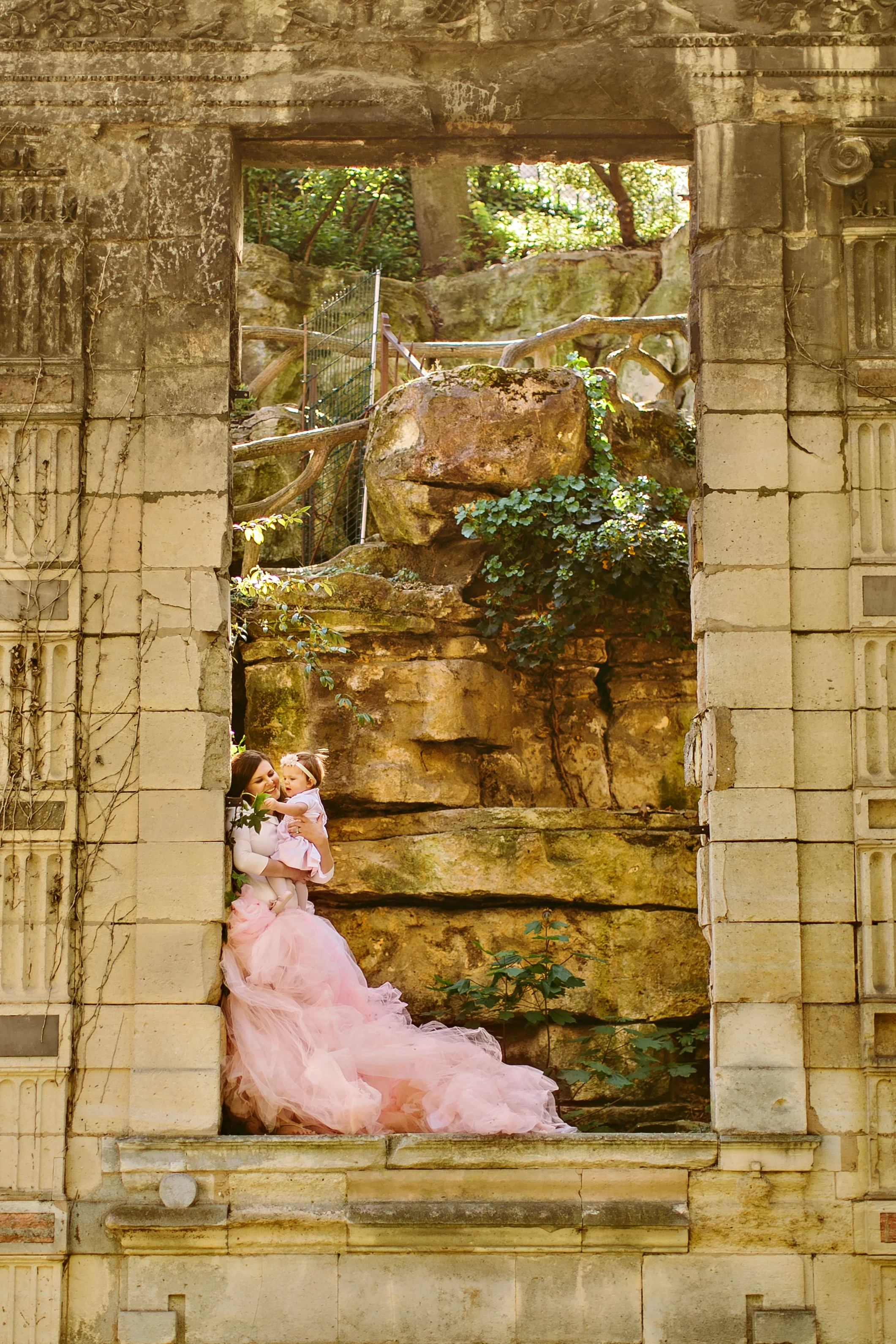 stacy_gulledge_aspiringkennedy_paris_photoshoot