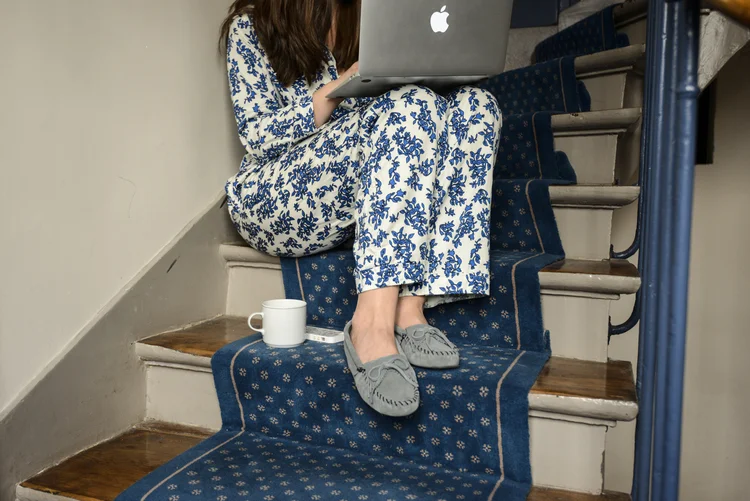 On the Web. Off the Racks.