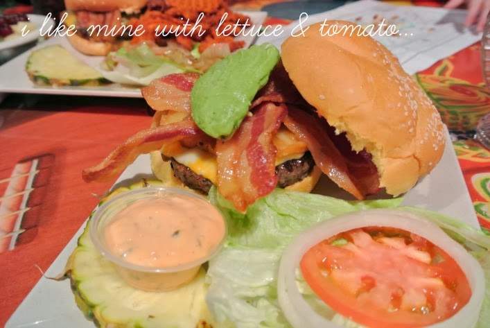 Maui, Hawaii | Cheeseburger in Paradise (Lahaina)