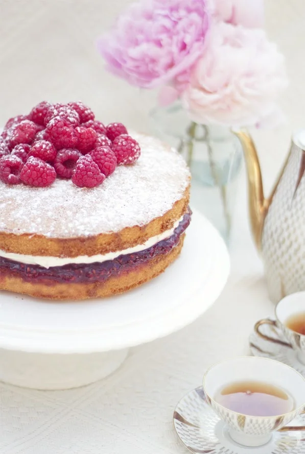 The Lovely Drawer | Not The Dowager's Victoria Sponge Cake