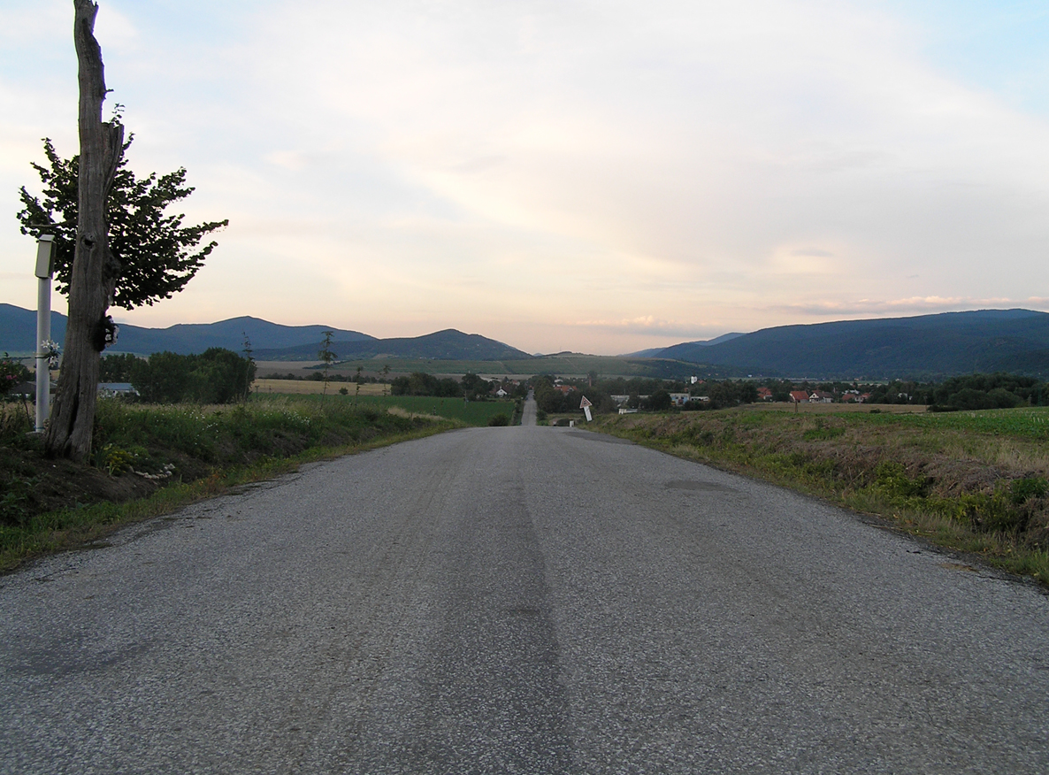 james_to_lenka_road_11.jpg