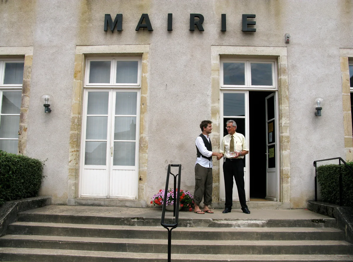 James meeting the mayor of James, France