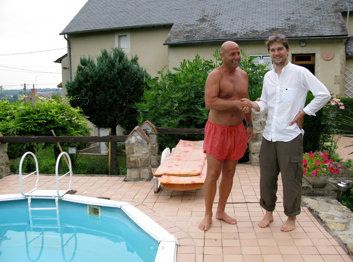  James meeting the villagers of James, France 