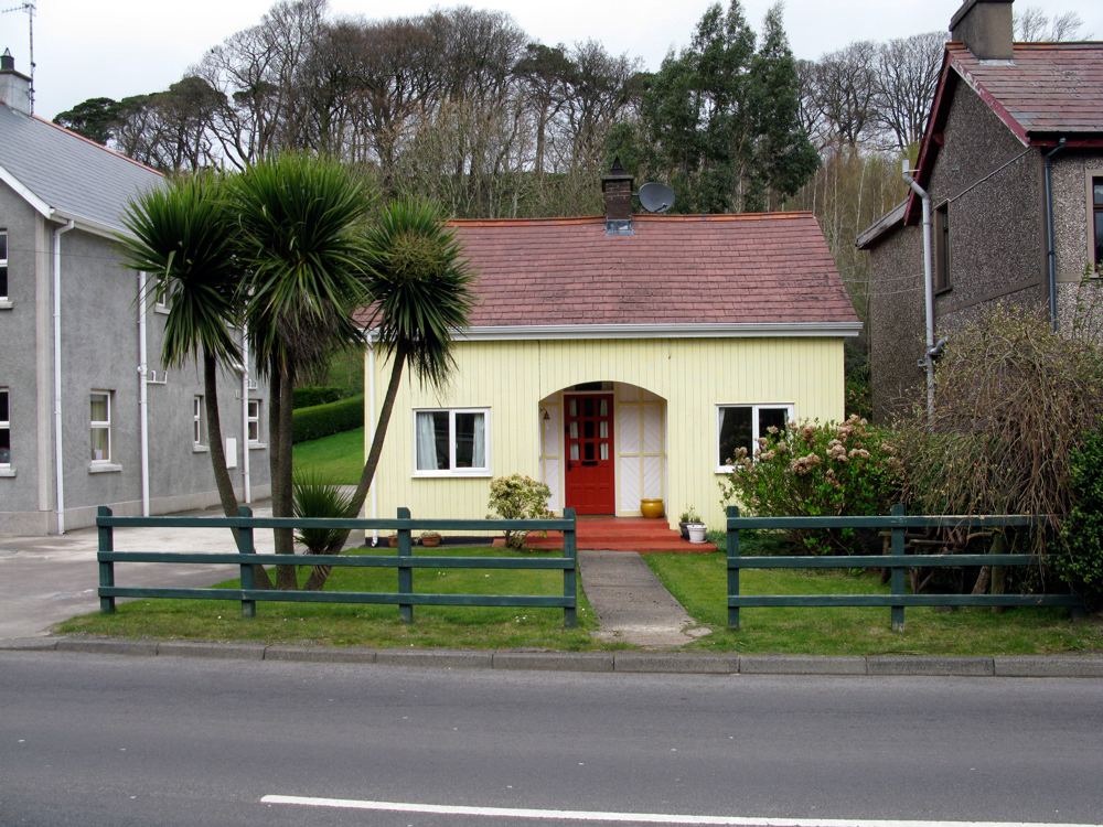  This photo is of strangers house which later received a letter from us. 