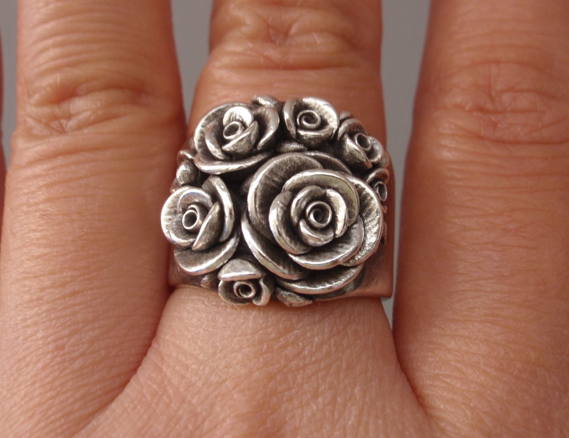  Bouquet of Roses, Wide-Band Ring, in Sterling Silver. 