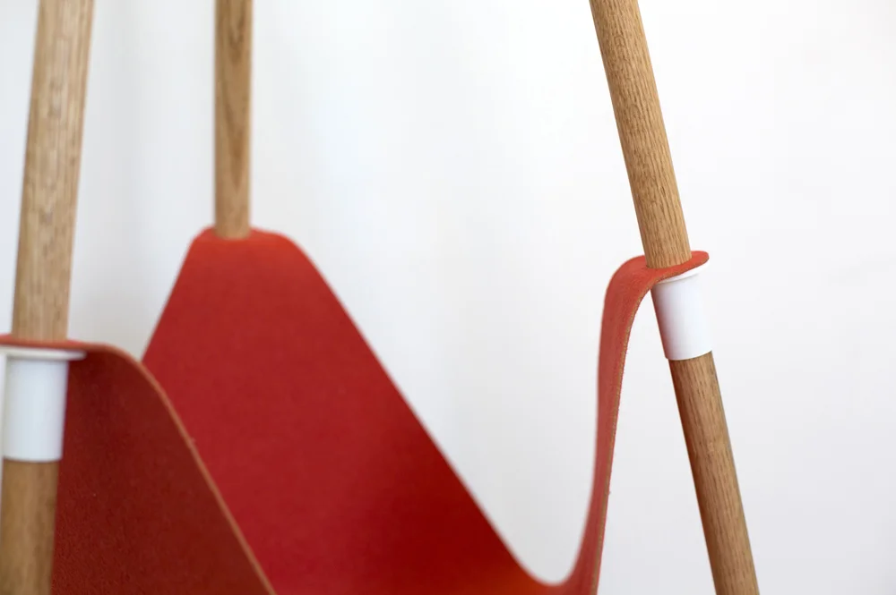 2. Teepee Coat Stand oak + red by Avandi_pouch.jpg