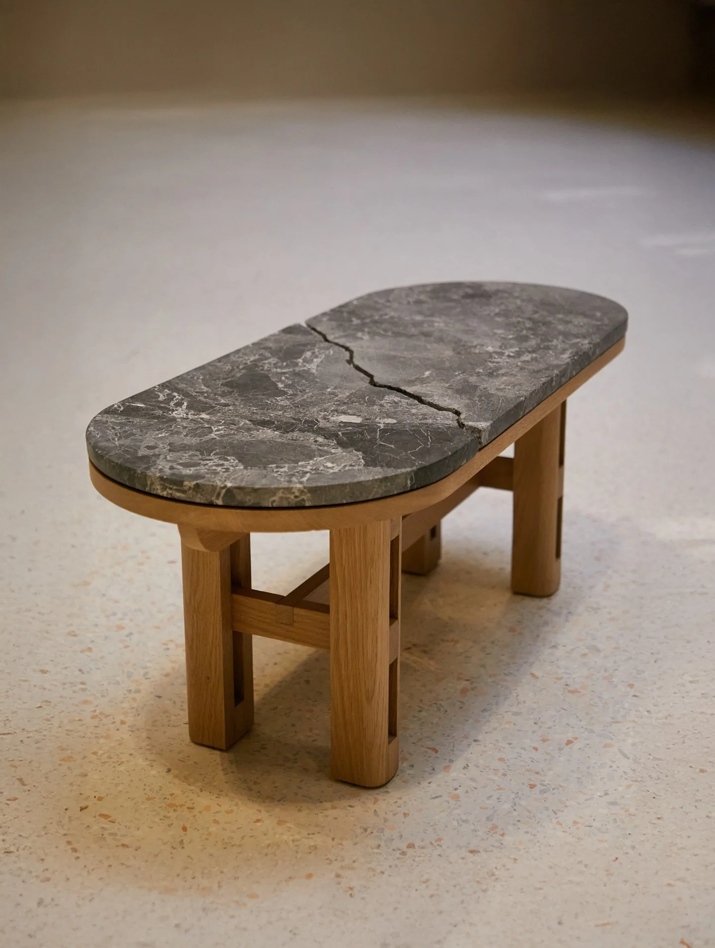 The Rift coffee table started - as most of my pieces do - from this piece amazing offcuts at @van_den_weghe. 

Swipe to see how it took over the @mix.brussels for @curated.brussels this weekend and how I made the structure with @marion__mlrd at @micr