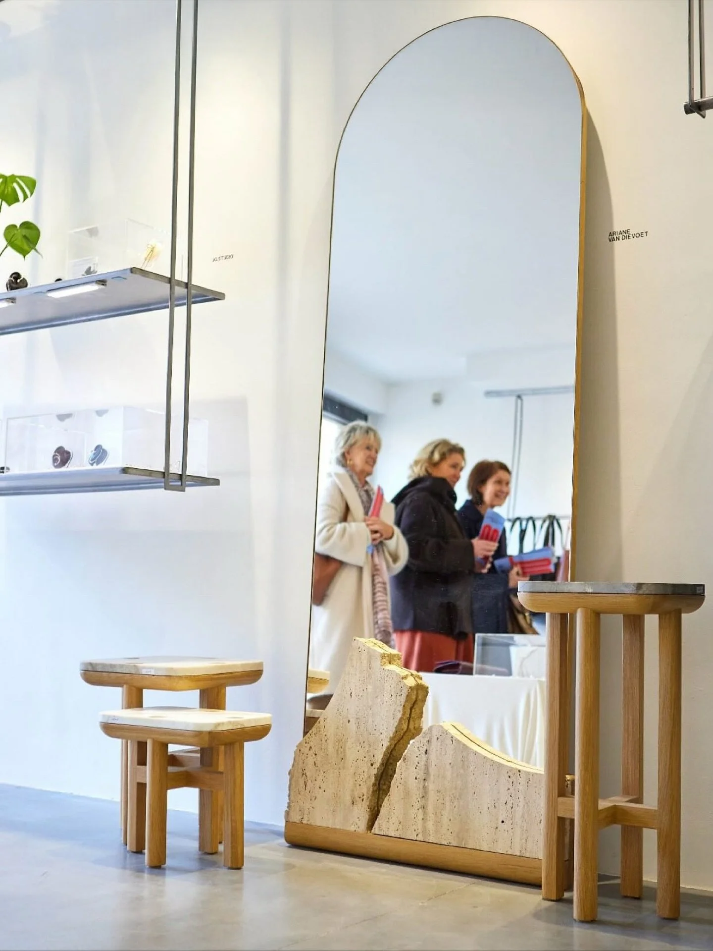 The MAD Parcours in ON! Visit one of the 50 locations in this fashion &amp; design route that will take you around Brussels&rsquo; city center.

You&rsquo;ll find my work in two of the locations:

@simone_showroom_ 
49 rue L&eacute;on Lepage, 1000 Br