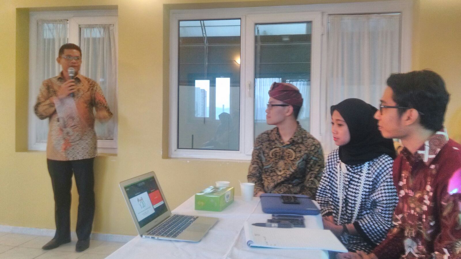Mr. Alamsyah, Counsellor at the Indonesian Embassy to Turkey, in his welcoming remarks.