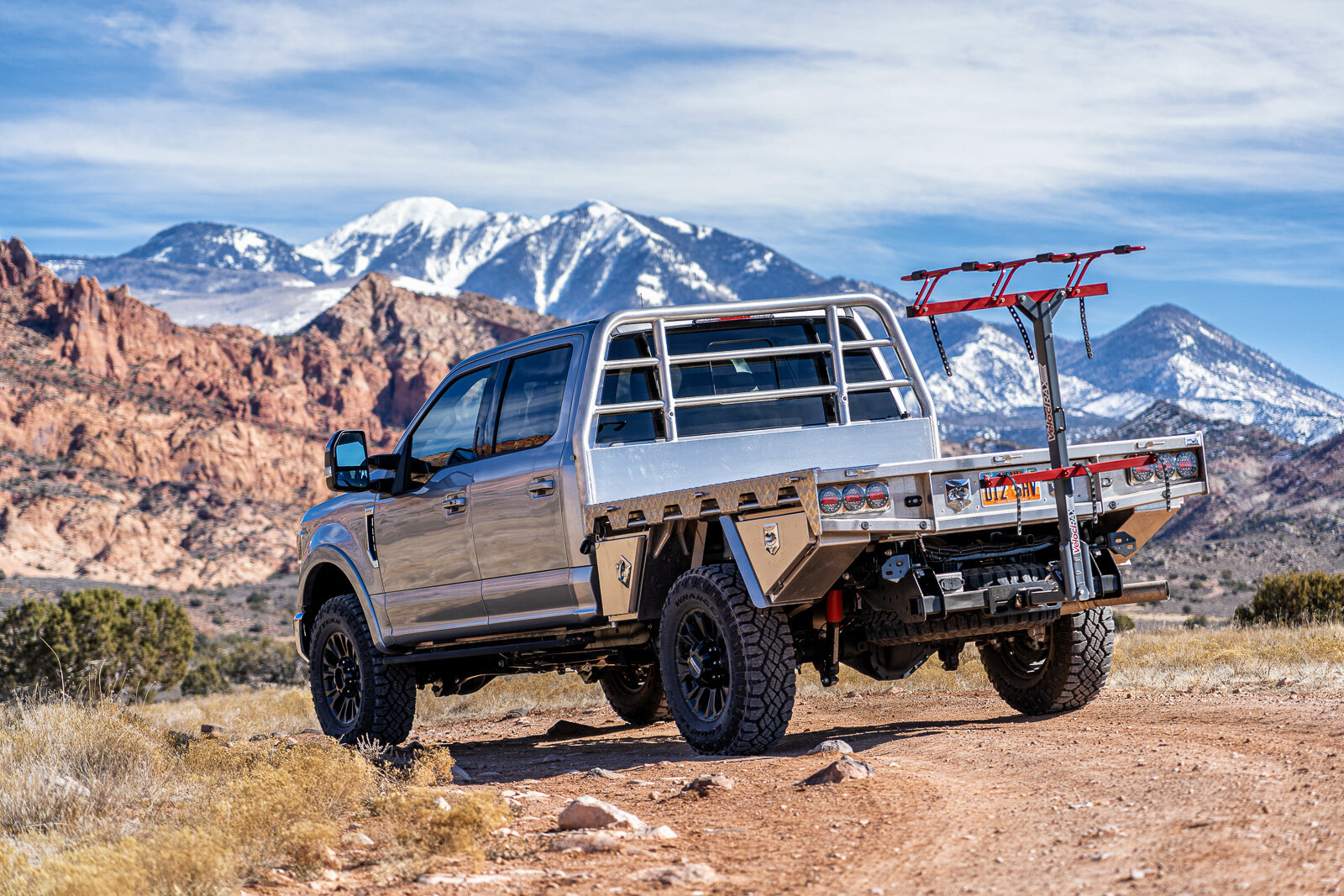 Ford F250 Tremor with Norweld Deluxe Weekender Tray in Desert Be