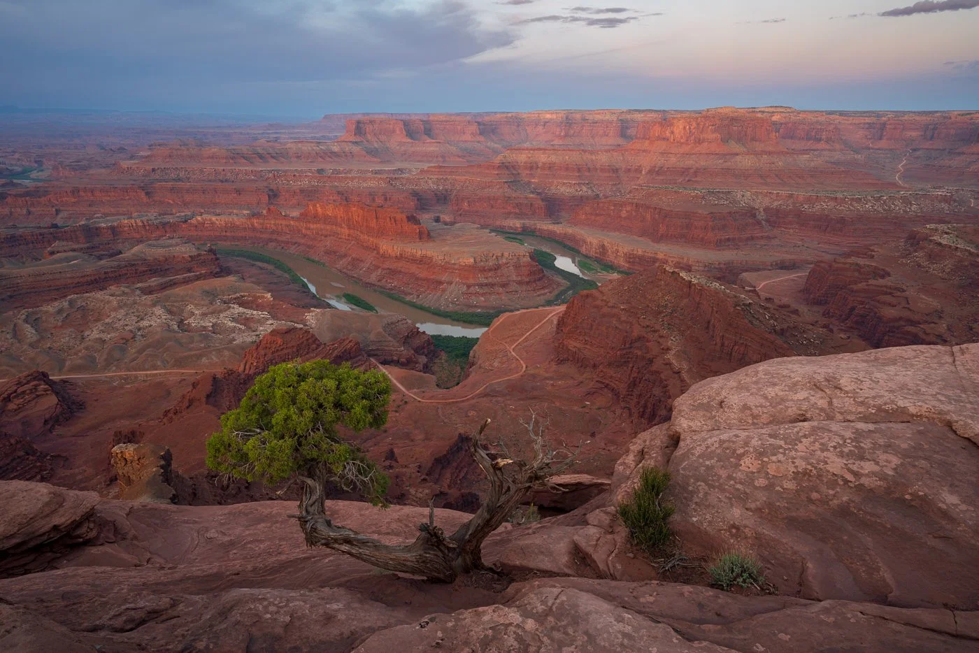 Golden Hour vs. Blue Hour: Choosing the Right Light for Moab Landscapes
