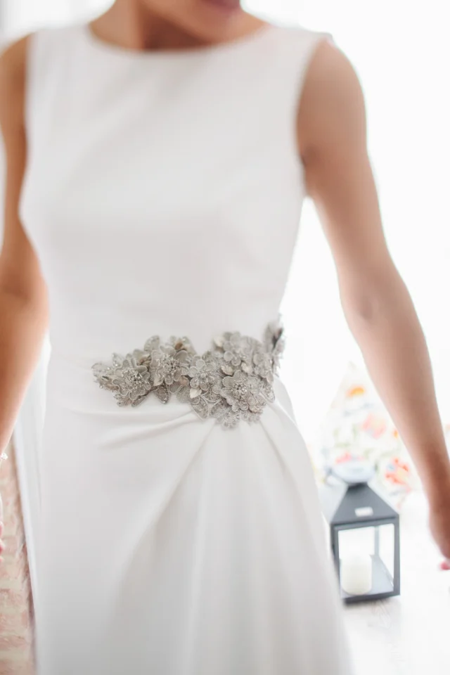aplicacion-novia-plata-cintura.jpg