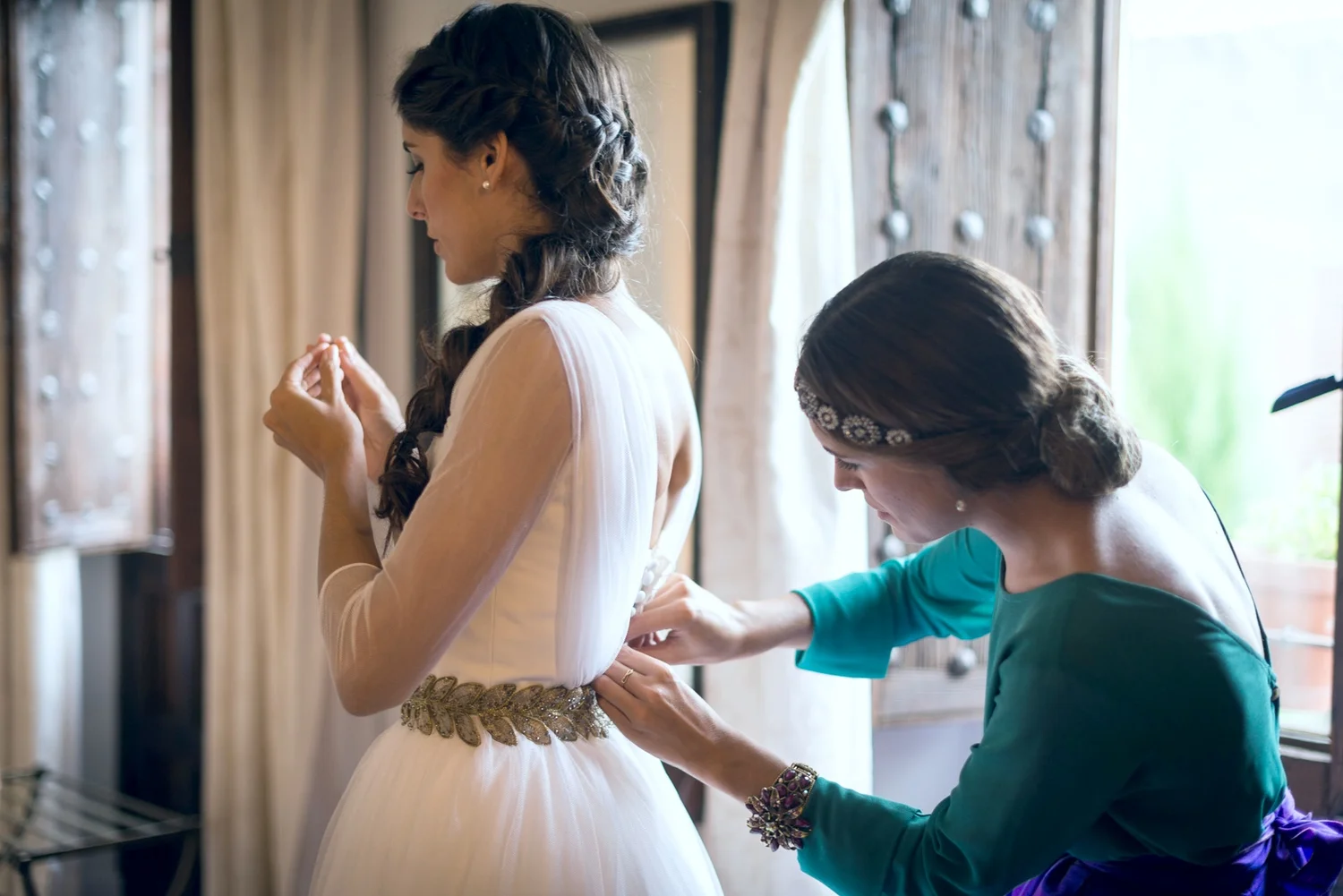 Novias con Cinturón — María Mayz