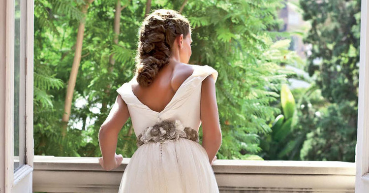 Novias con Cinturón — Carmen María Mayz Novias con Cinturón — Carmen María Mayz