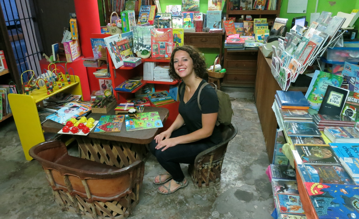 If you're going to read children's books in Spanish , you have to sit at the kid's table.