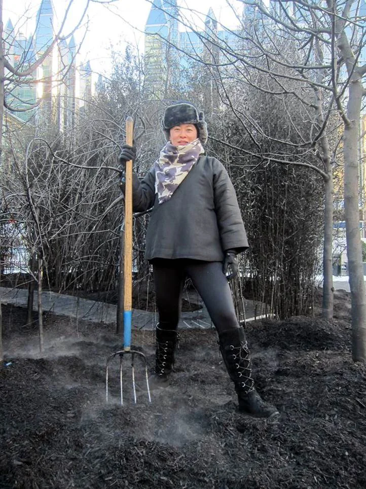 The artist preparing the mulch for Market Square.