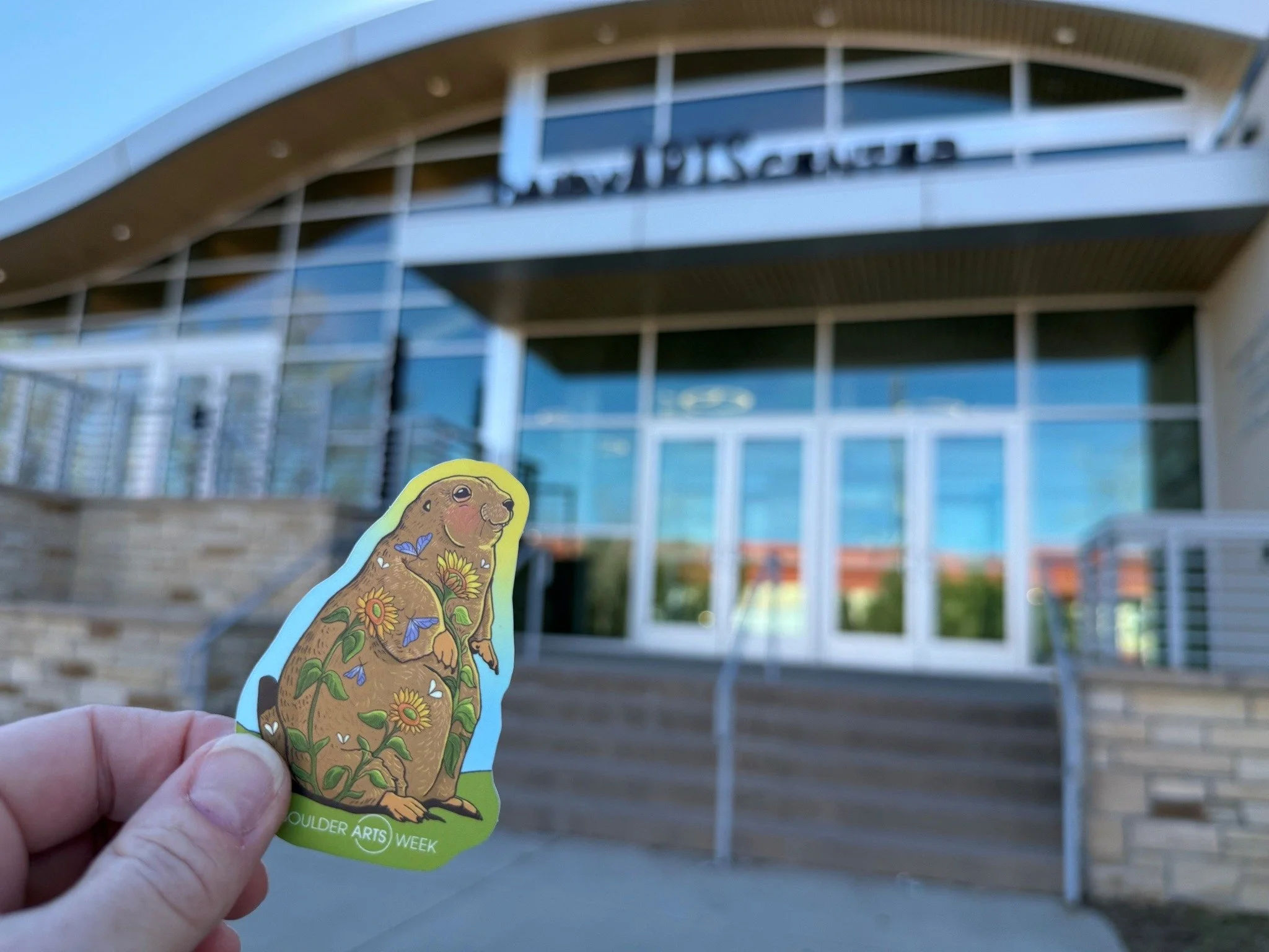 🐾 Gladys made her way to the @dairyarts Center and she is LOSING IT. 

🎬🩰🎭🖼️ Film. Performances. Dance. Theater. AND a gallery &mdash; this place truly does it all, and it does it beautifully. 😍 

And talk about perfect timing &mdash; there's a