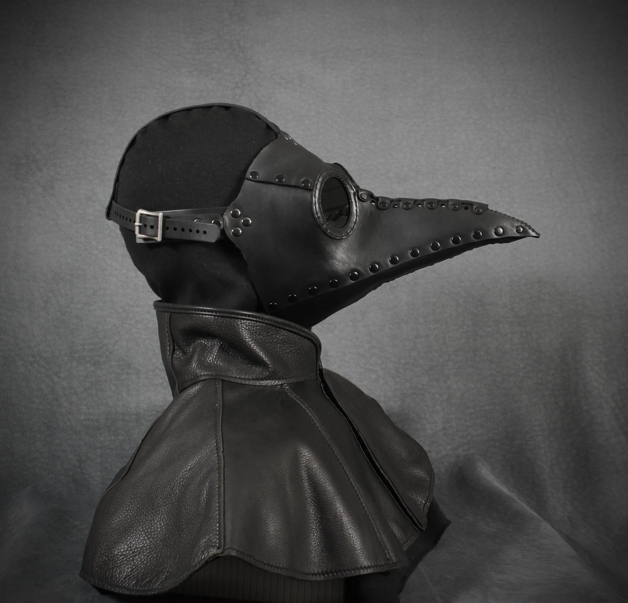 Bubonis, a Plague Doctor Mask for Eyeglass Wearers
