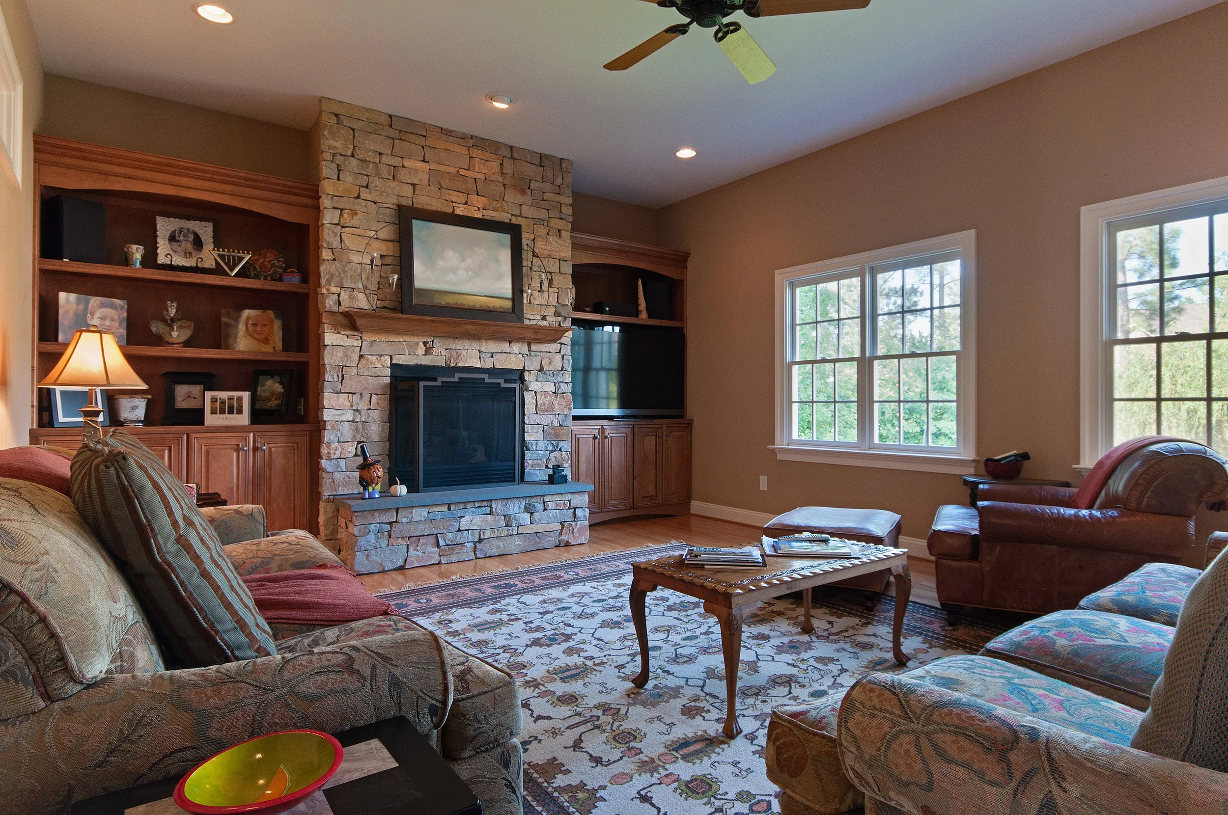 038southernclassicLIVING02print.jpg