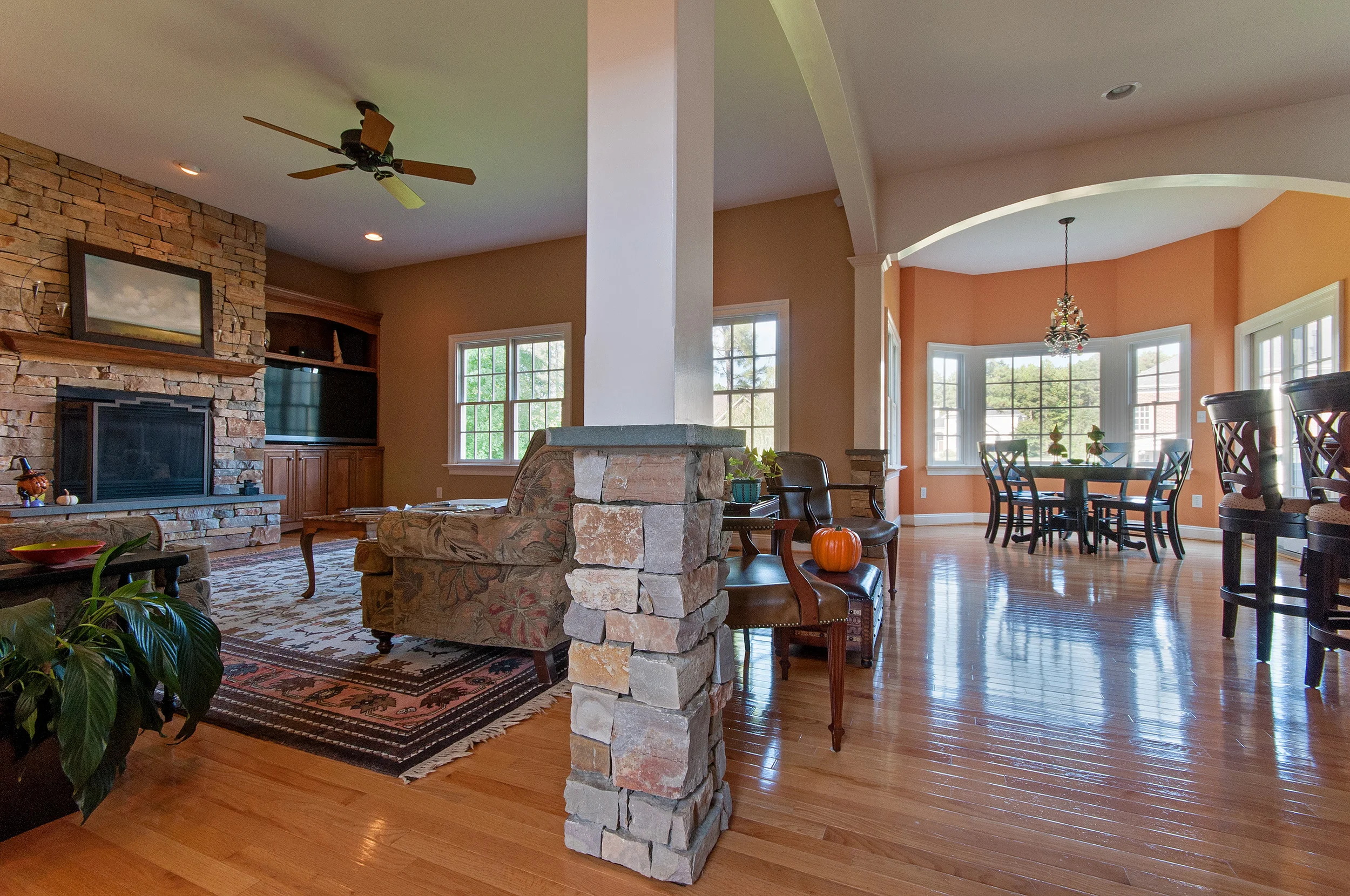 040southernclassicLIVING03print.jpg