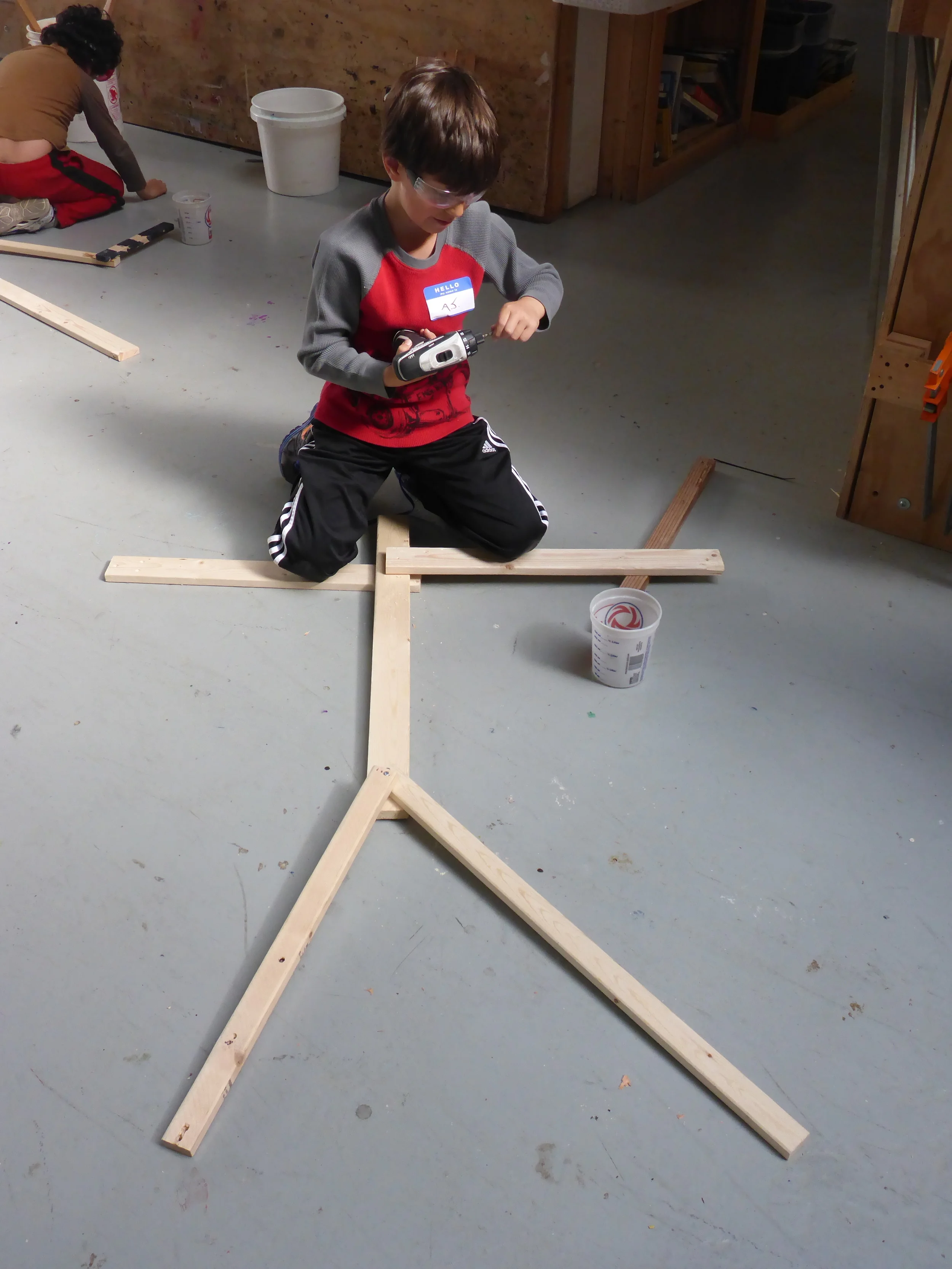 A life sized puppet takes form in under 10 minutes. 