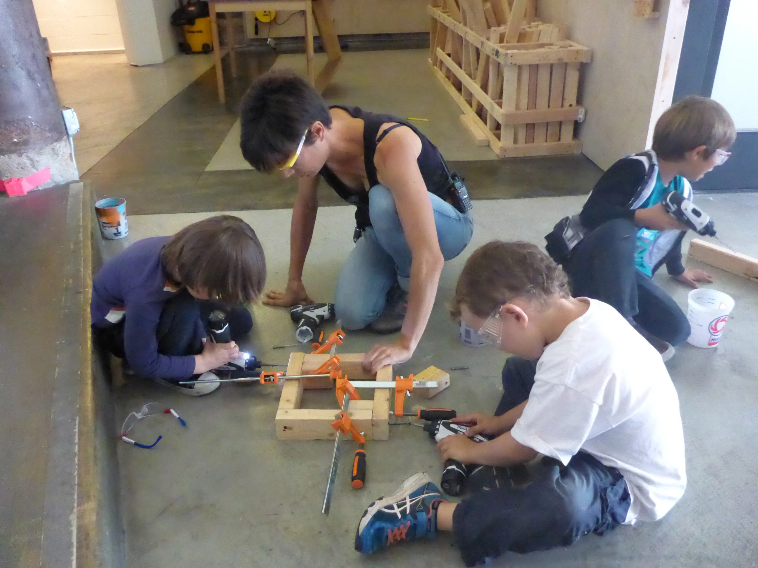 Meanwhile Oscar, Moss and Kerin jam out on the second frame head for the frame. 