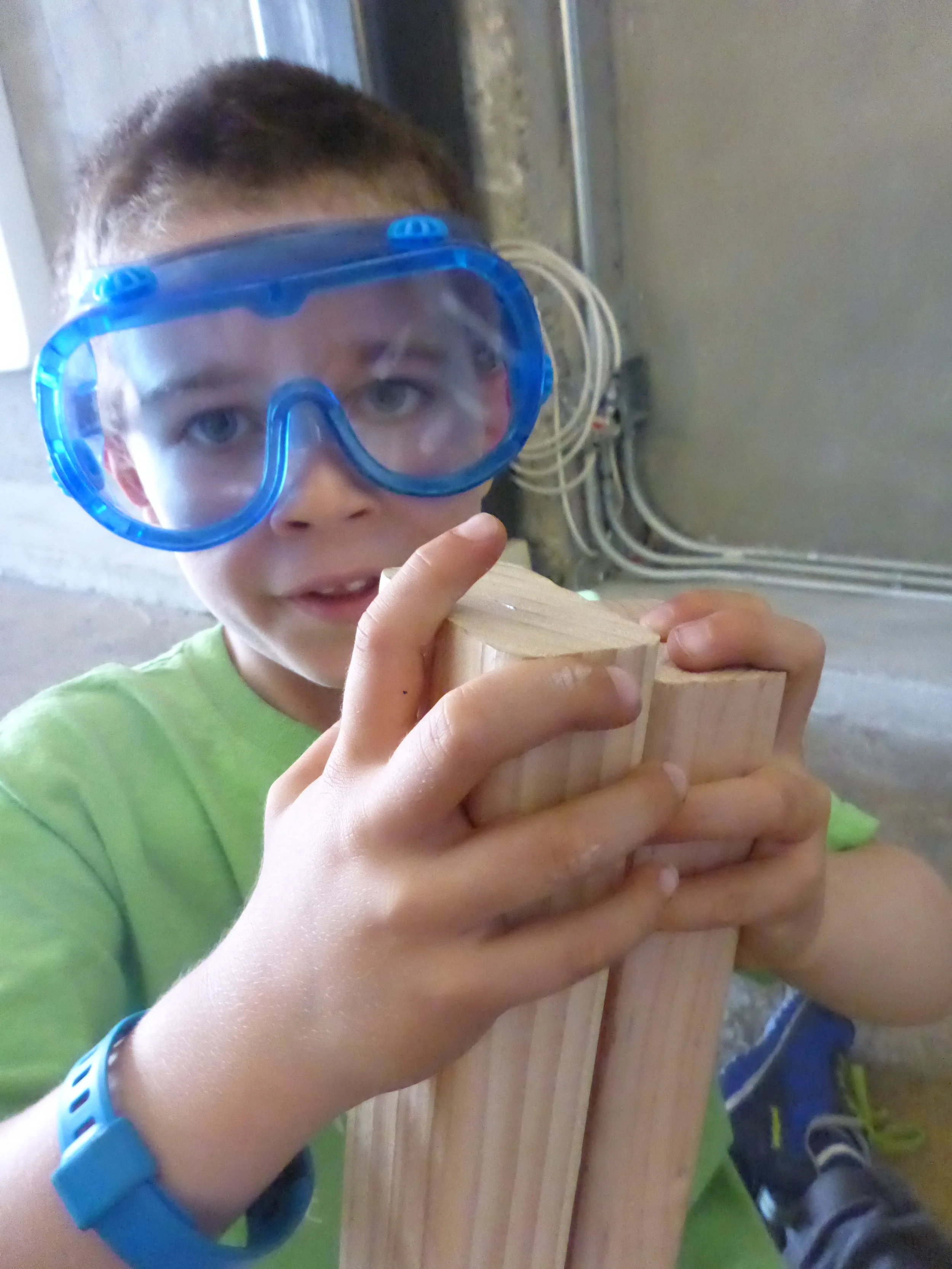 Max shows how two pieces of wood selected to be even don't appear to be flush.