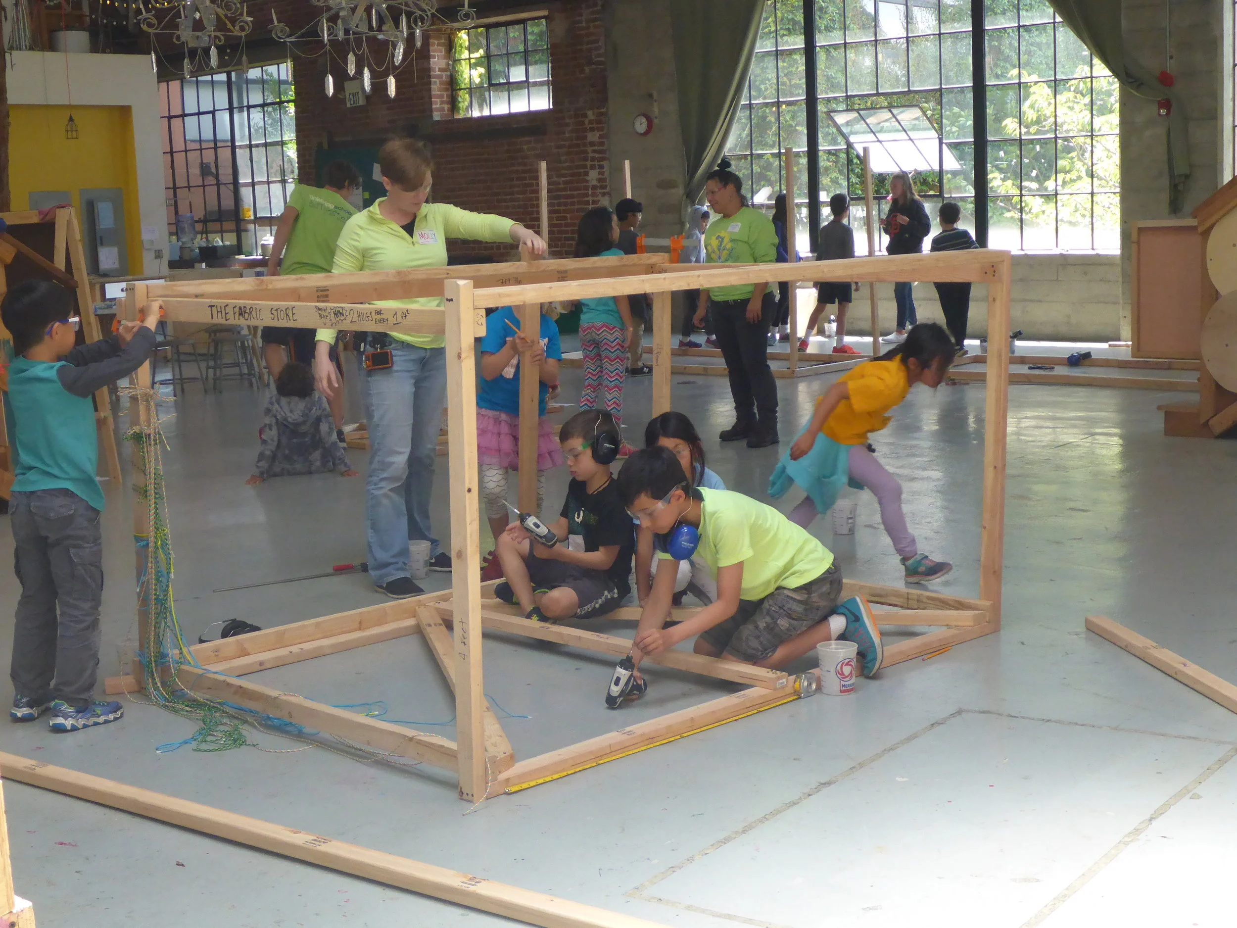 The thorax team created the main structure and found ways to stabilize it by adding triangles.