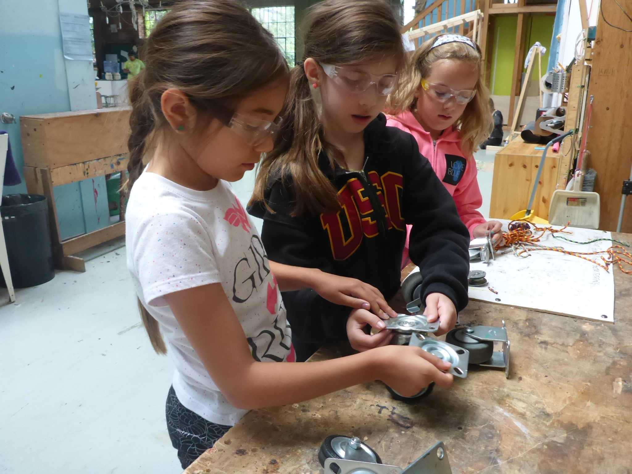 Playground for a crocodile, a fly and a crab, Day 5, Week 6, SF