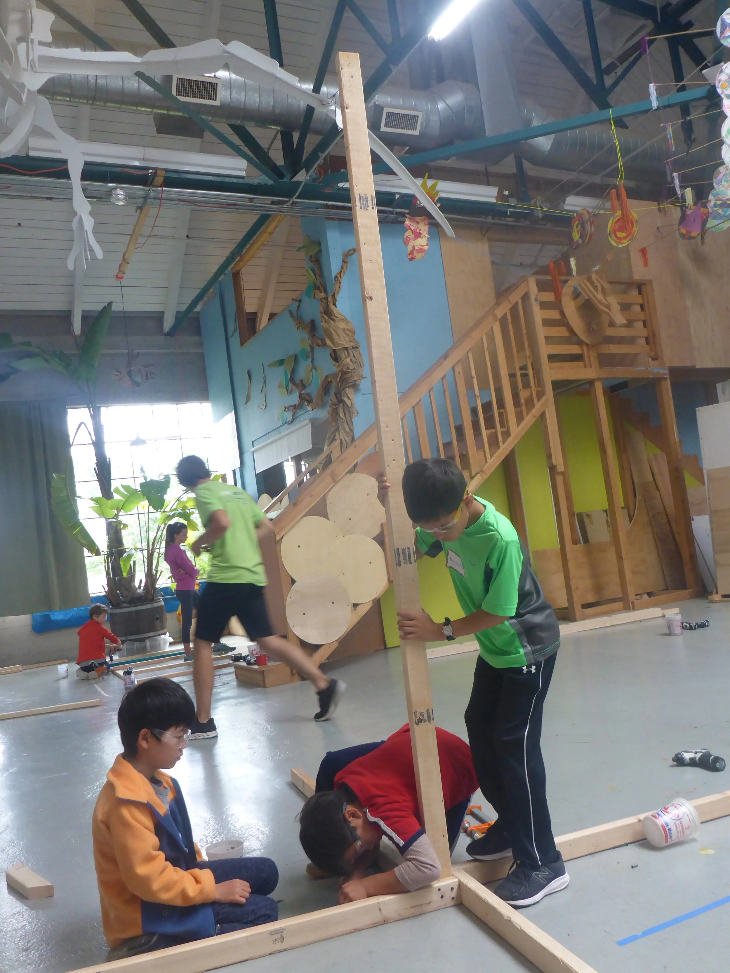 First things first, the pyramid group needed to get the center beam upright.&nbsp;