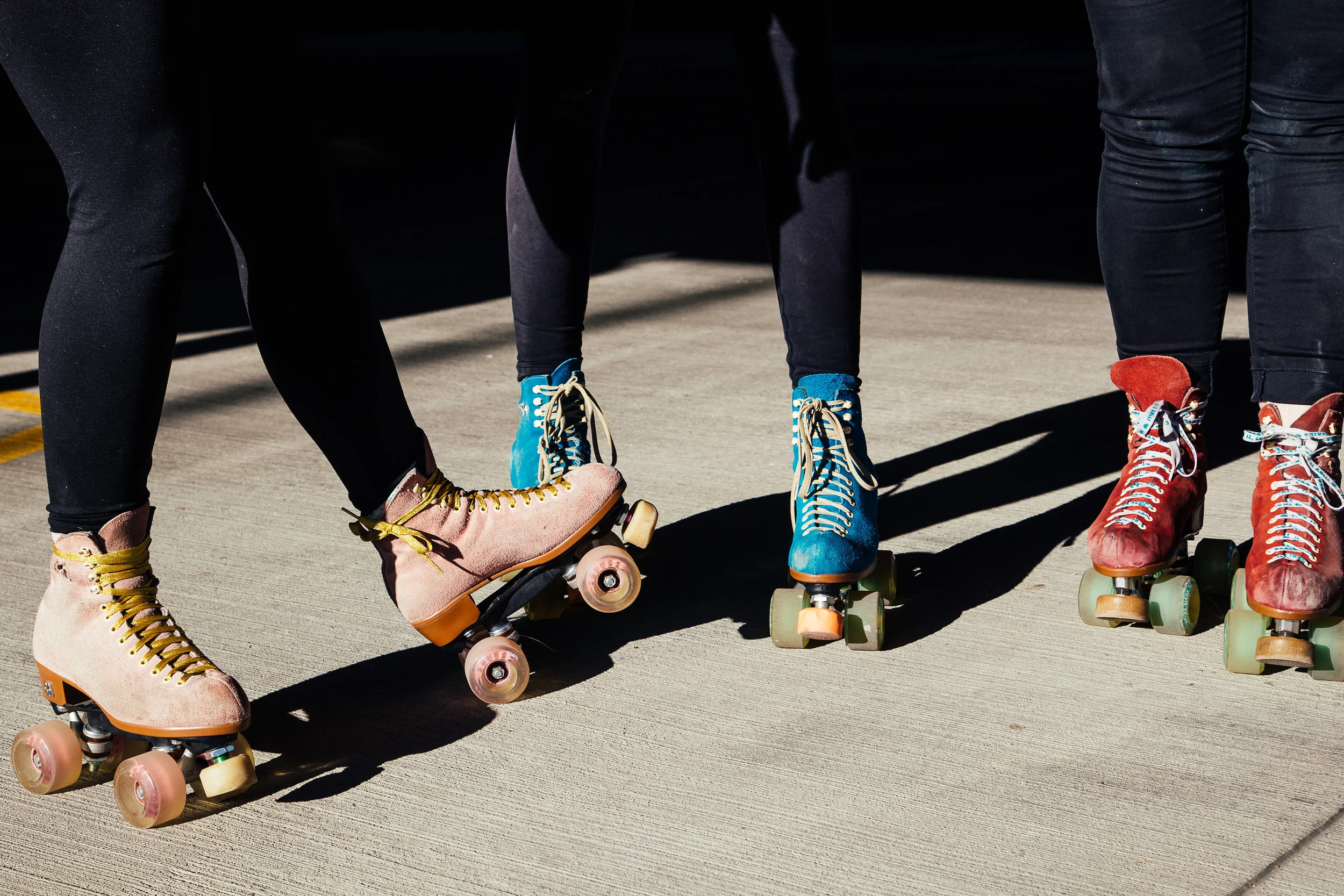 Leea Lee - roller skates - 1.jpg