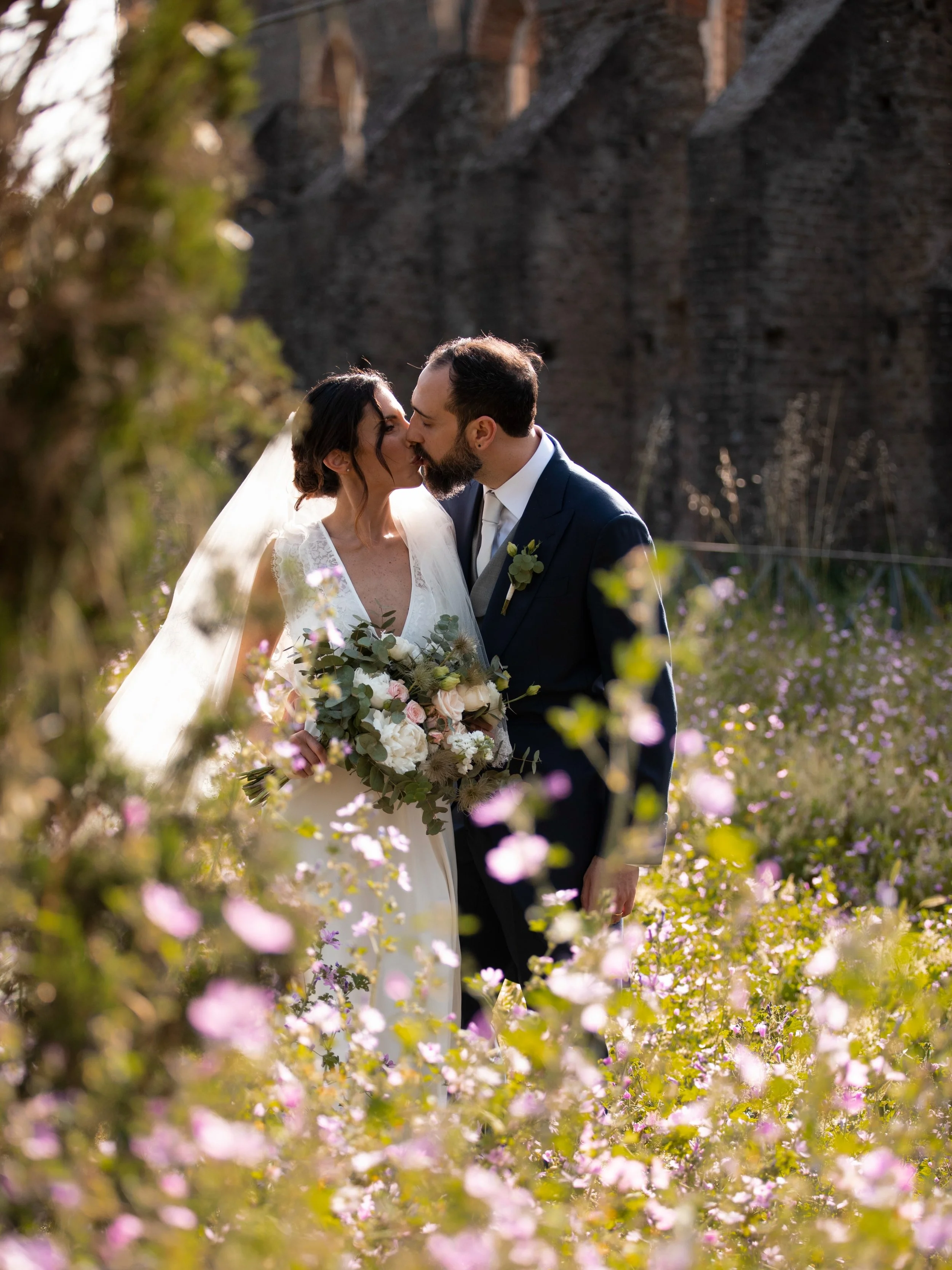 Ilaria e Francesco
.
#kiss #weddings #riandewedding #weddingphotographer #romeweddingphotographer