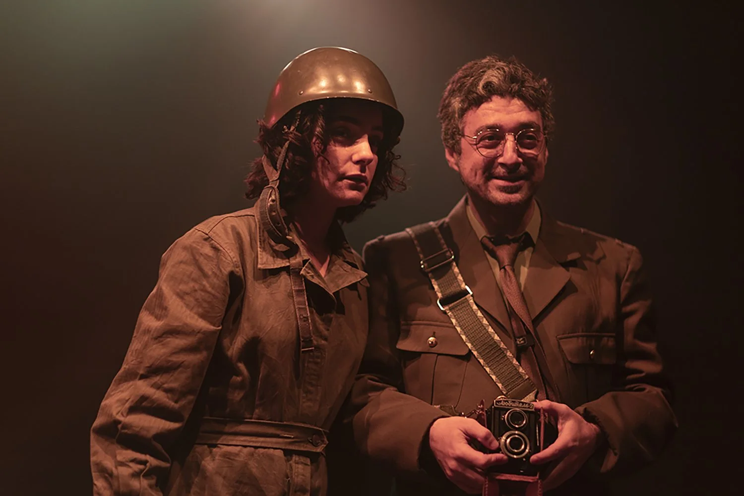 dietro l'obiettivo, Lee Miller, Valentina Corti, Riccardo Riande, spettacolo teatrale, teatro italiano, palcoscenico, spettacolo roma,