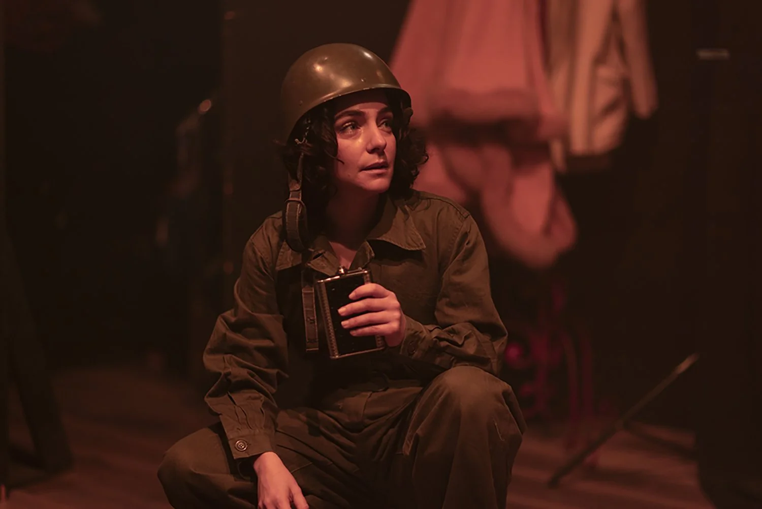 dietro l'obiettivo, Lee Miller, Valentina Corti, Riccardo Riande, spettacolo teatrale, teatro italiano, palcoscenico, spettacolo roma,